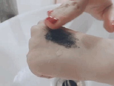 3款防水(shuǐ)超好(hǎo)的(de)妝品推薦!端午使勁嬉皮不(bù)花(huā)妝!13.gif 3款防水(shuǐ)超好(hǎo)的(de)妝品推薦!端午使勁嬉皮不(bù)花(huā)妝!13.gif