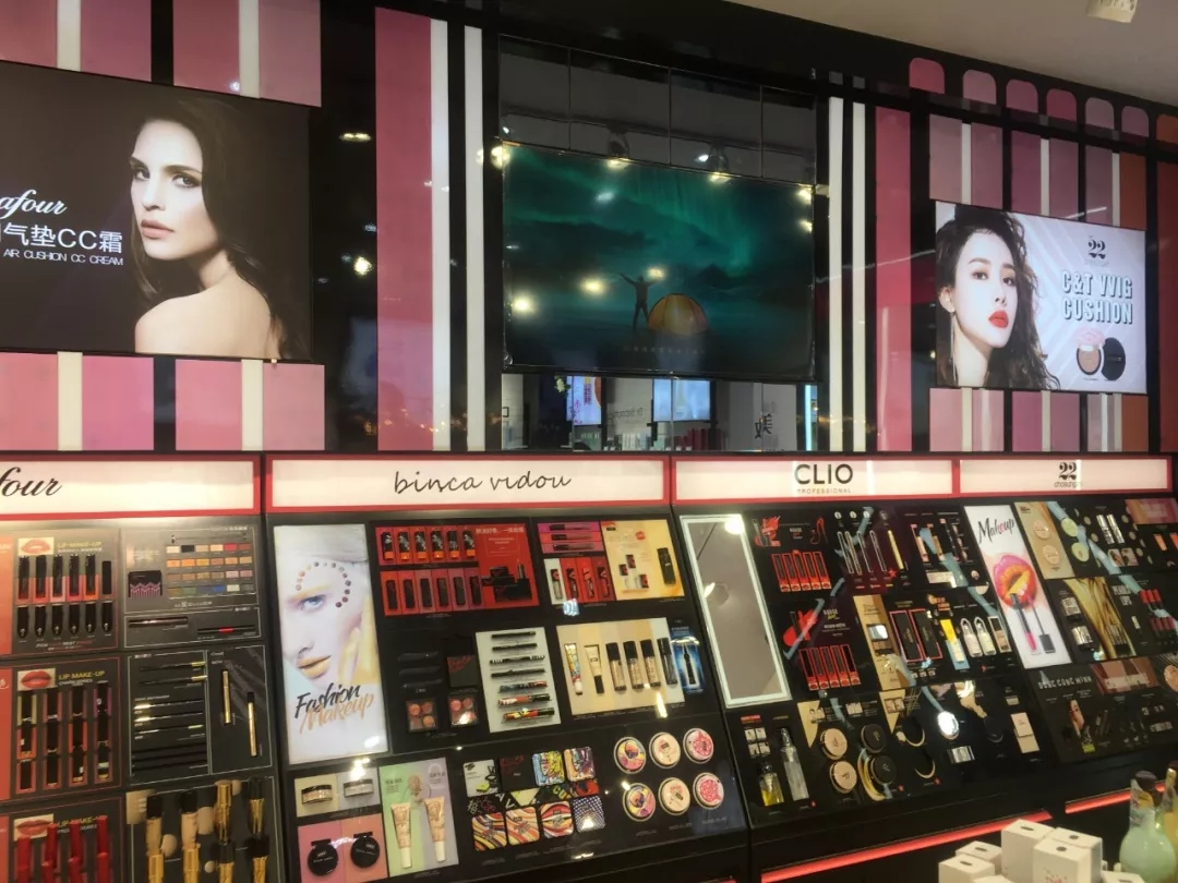 專營店(diàn)迎來(lái)大(dà)變革時(shí)代,這(zhè)些(xiē)連鎖的(de)最新動作(zuò)或将代表未來(lái)4.webp.jpg 專營店(diàn)迎來(lái)大(dà)變革時(shí)代,這(zhè)些(xiē)連鎖的(de)最新動作(zuò)或将代表未來(lái)4.webp.jpg